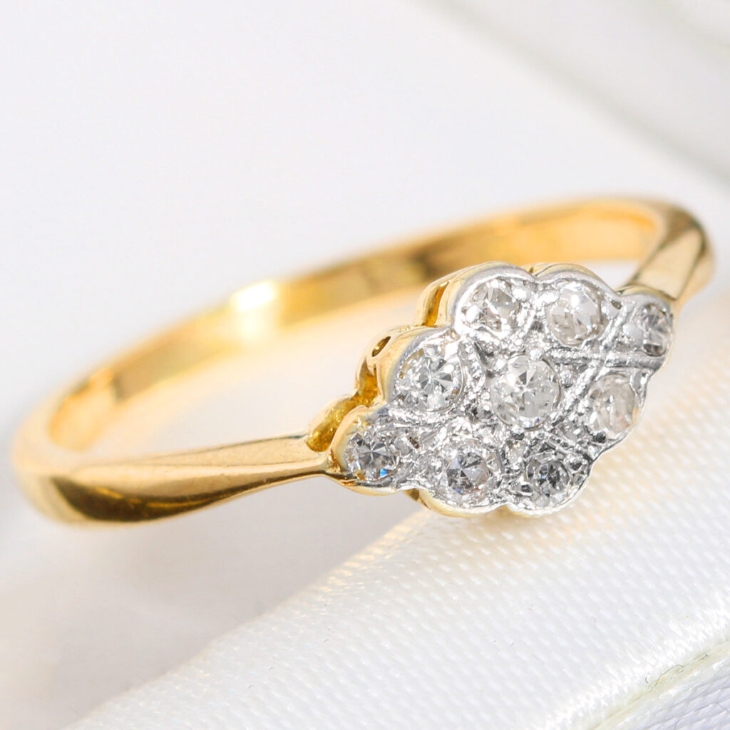 Złoty pierścionek z diamentami 0.16ct Art Deco 18K