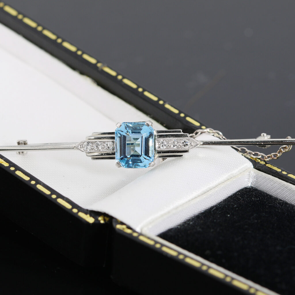 Złota broszka z akwamarynem i diamentami Art Deco platyna i 18K