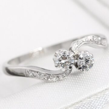 Platynowy pierścionek z diamentami 0.31ct symboliczny