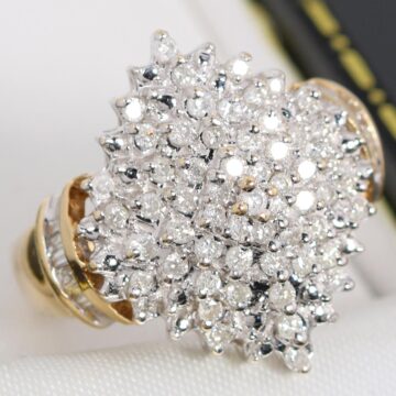 Złoty pierścionek z diamentami 0.76ct kwadratowy 9K